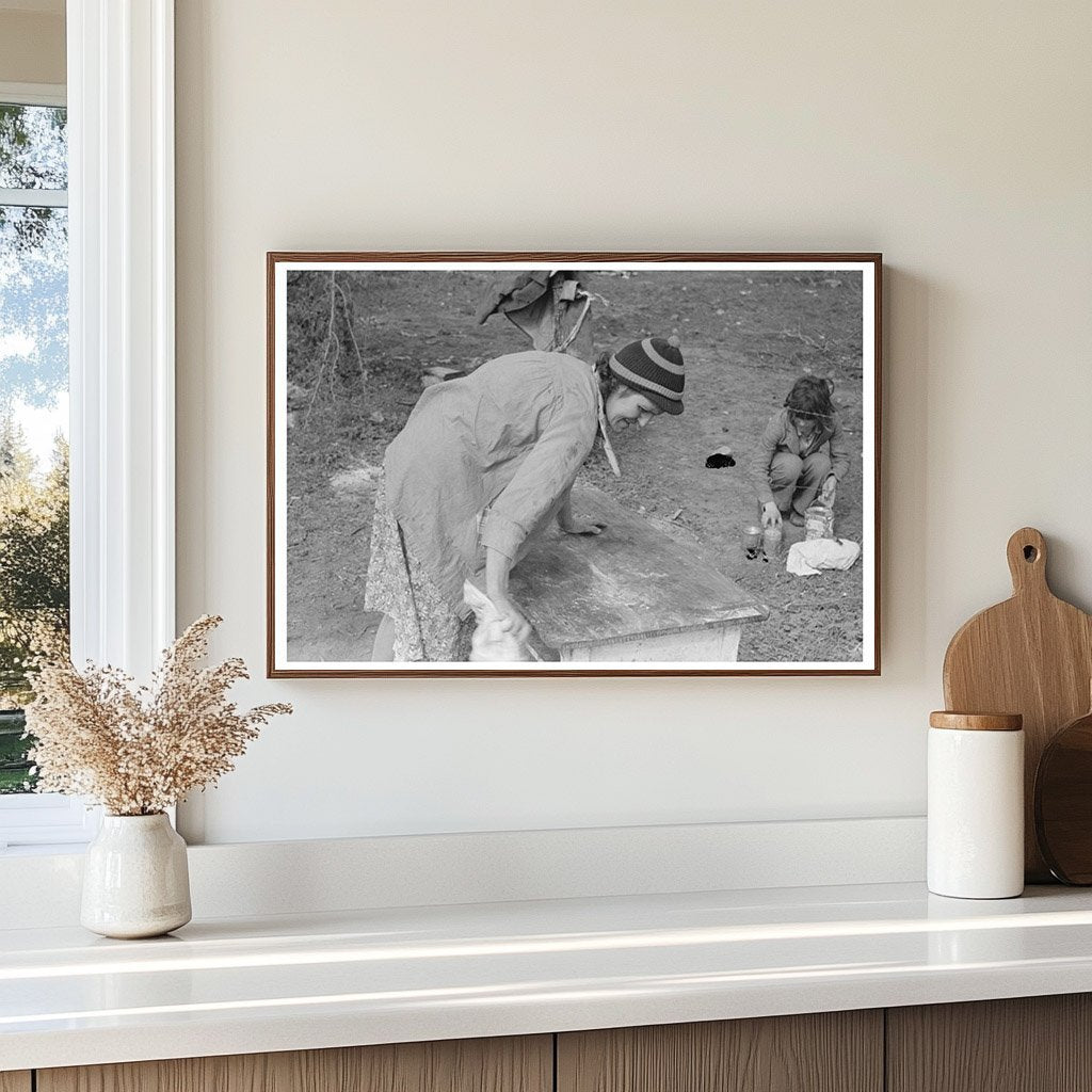 Migrant Family Moving Furniture Harlingen Texas 1939 - Available at KNOWOL