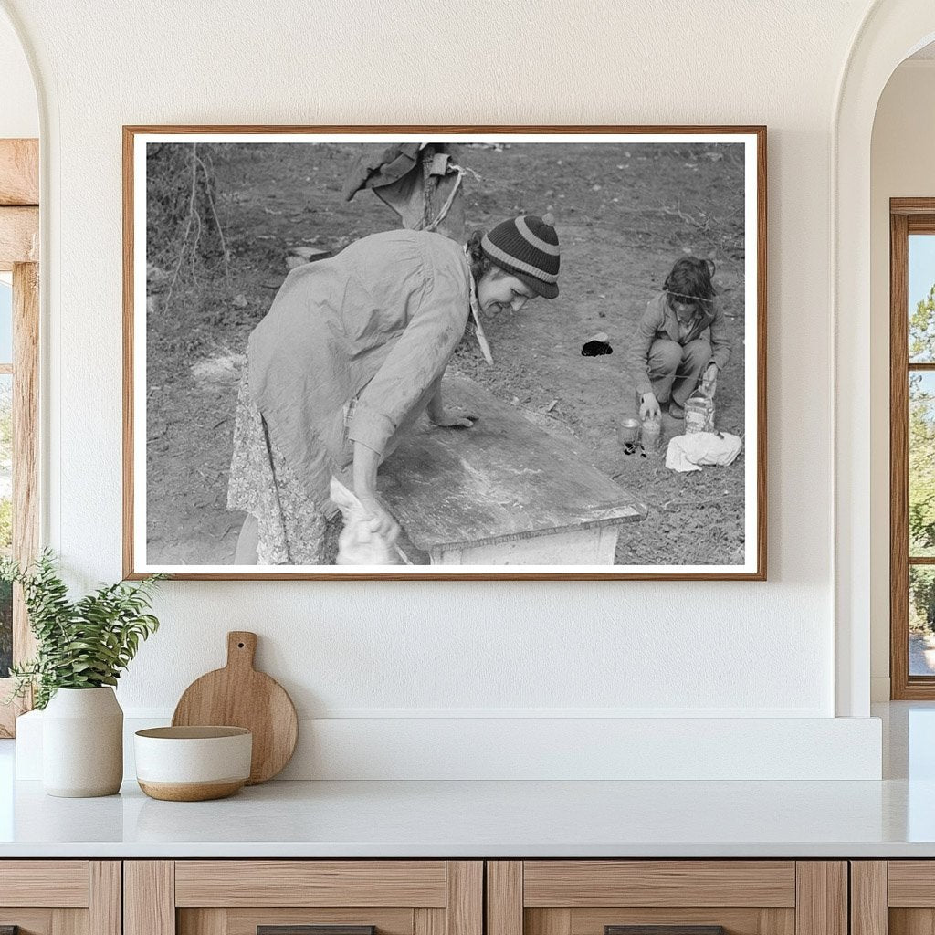 Migrant Family Moving Furniture Harlingen Texas 1939 - Available at KNOWOL