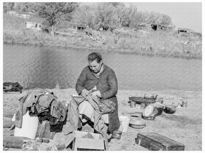 Migrant Mother Sewing in Oregon 1939 - Available at KNOWOL