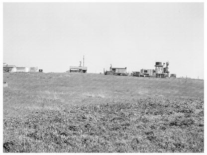 Migrant Workers Cultivating Lettuce in Salinas 1939 - Available at KNOWOL