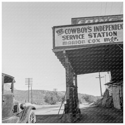 Migrants Traveling Highway Riverside County California 1937 - Available at KNOWOL