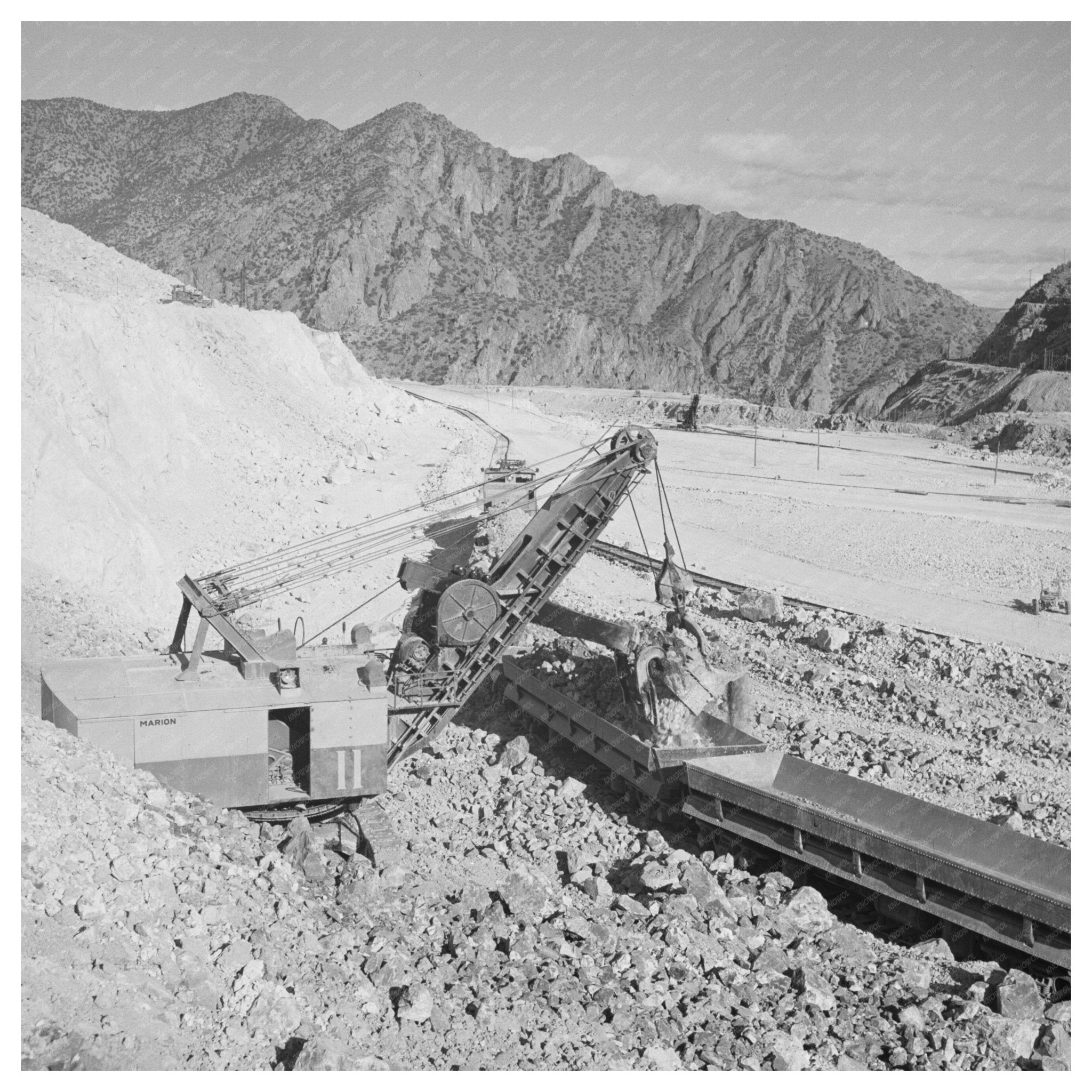 Morenci Arizona Copper Ore Loading Workers 1942 - Available at KNOWOL