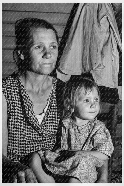 Mother and Child at Farm Security Camp 1939 California - Available at KNOWOL