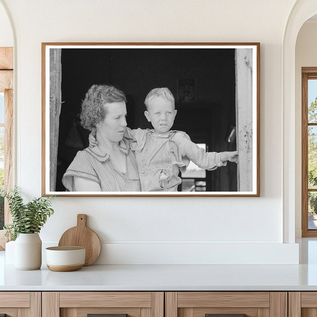 Mother and Child Sharecroppers in Southeast Missouri 1938 - Available at KNOWOL