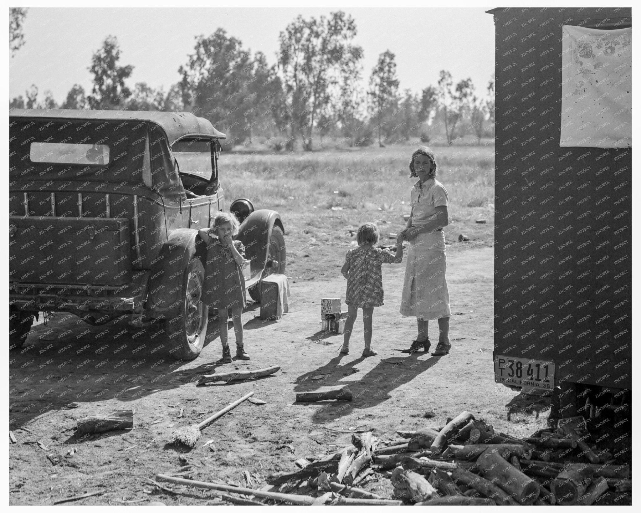 Mother Picking Cotton in Fresno 1936 - Available at KNOWOL