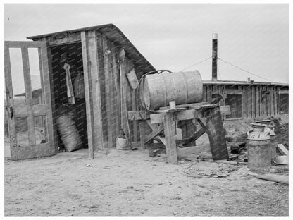 Mr and Mrs Wardlow Dugout Home Oregon 1939 - Available at KNOWOL