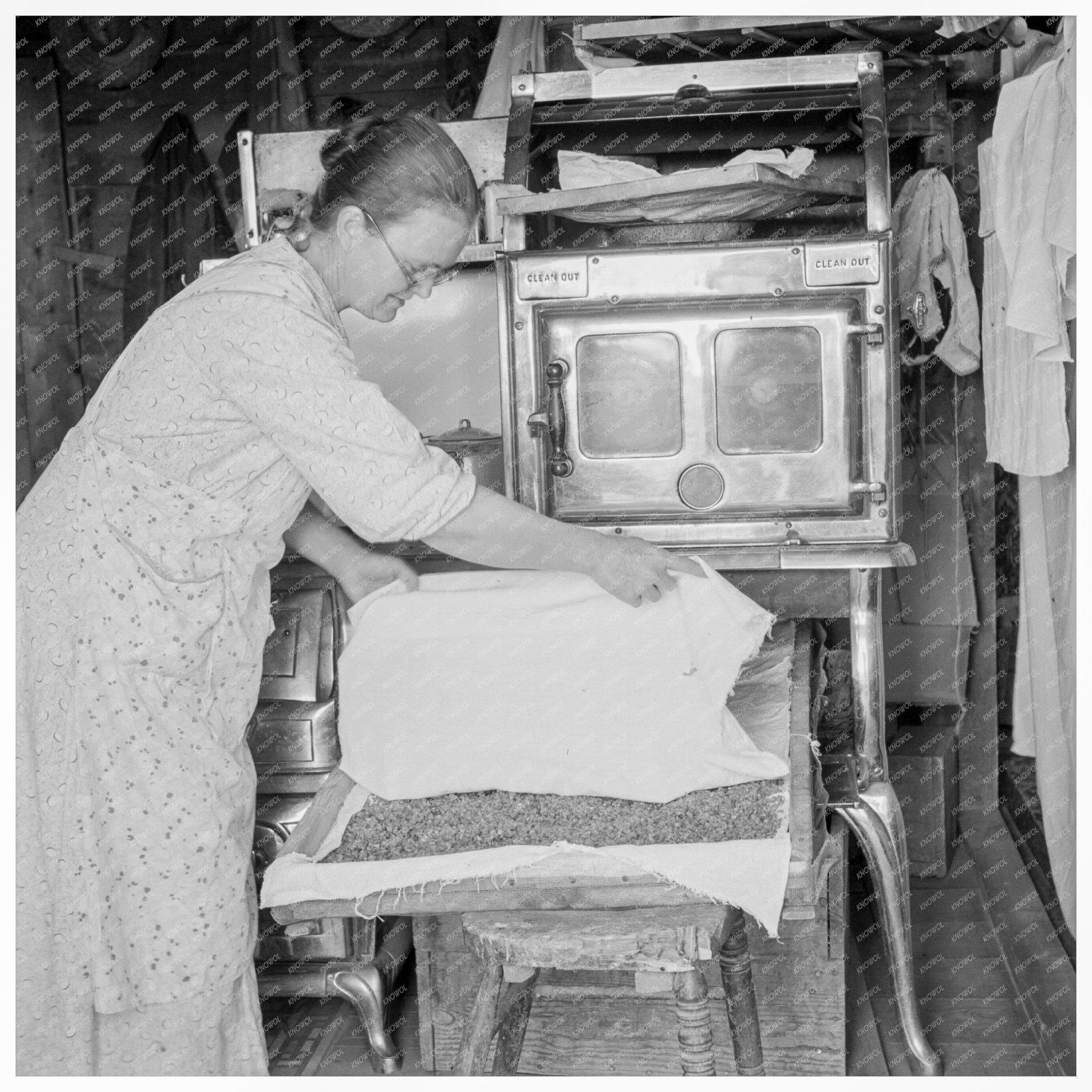 Mrs. Hull Drying Corn in Malheur County Oregon 1939 - Available at KNOWOL