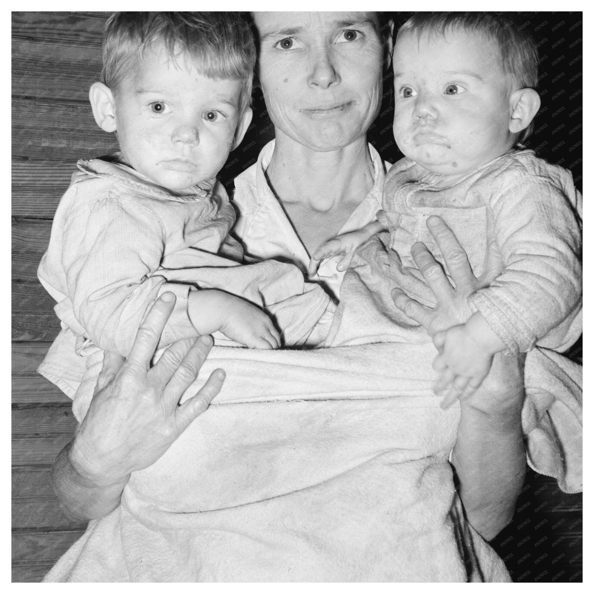 Mrs. Scarbrough and Children in Laurel Mississippi 1939 - Available at KNOWOL