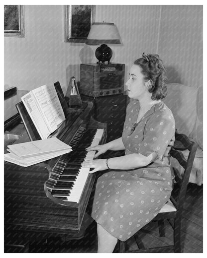 Nathleen Rea Singing Soprano Bach Festival 1944 - Available at KNOWOL