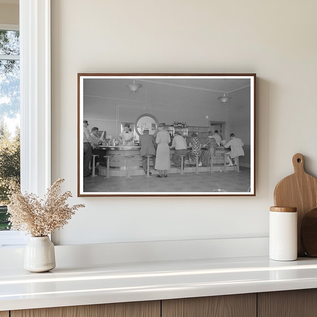 New Madrid Missouri Bus Rest Stop Interior May 1938 - Available at KNOWOL