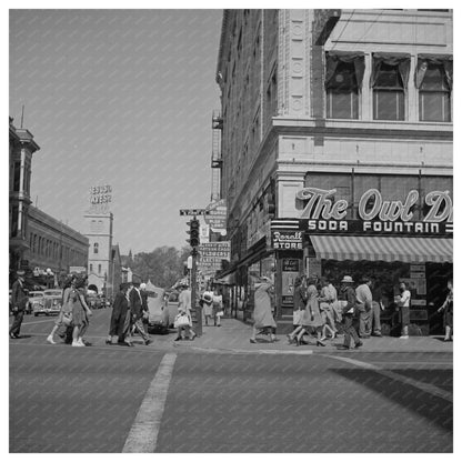 Oakland Street Scene April 1942 Urban Life History - Available at KNOWOL