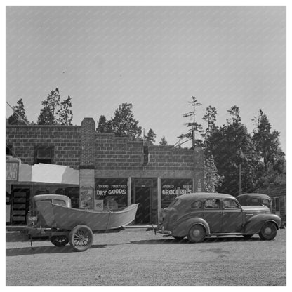 Oakridge Oregon Vacationers Outdoors July 1942 - Available at KNOWOL