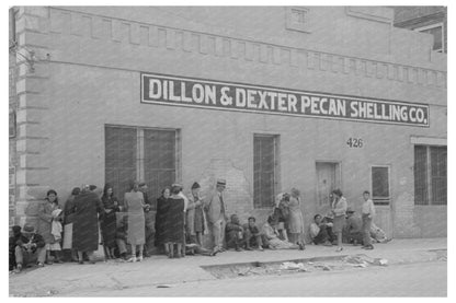 Pecan Shellers Lunch Break San Antonio 1939 - Available at KNOWOL