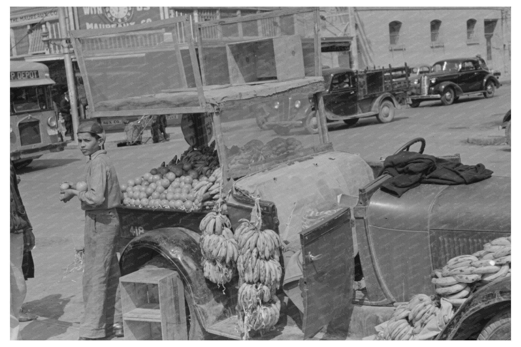 Peddlers Car in San Antonio Texas March 1939 - Available at KNOWOL