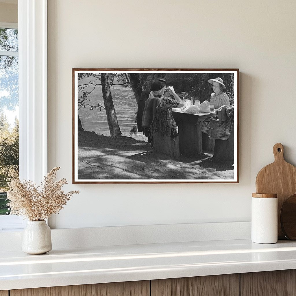 Picnickers at Blue Pool Willamette National Park 1942 - Available at KNOWOL