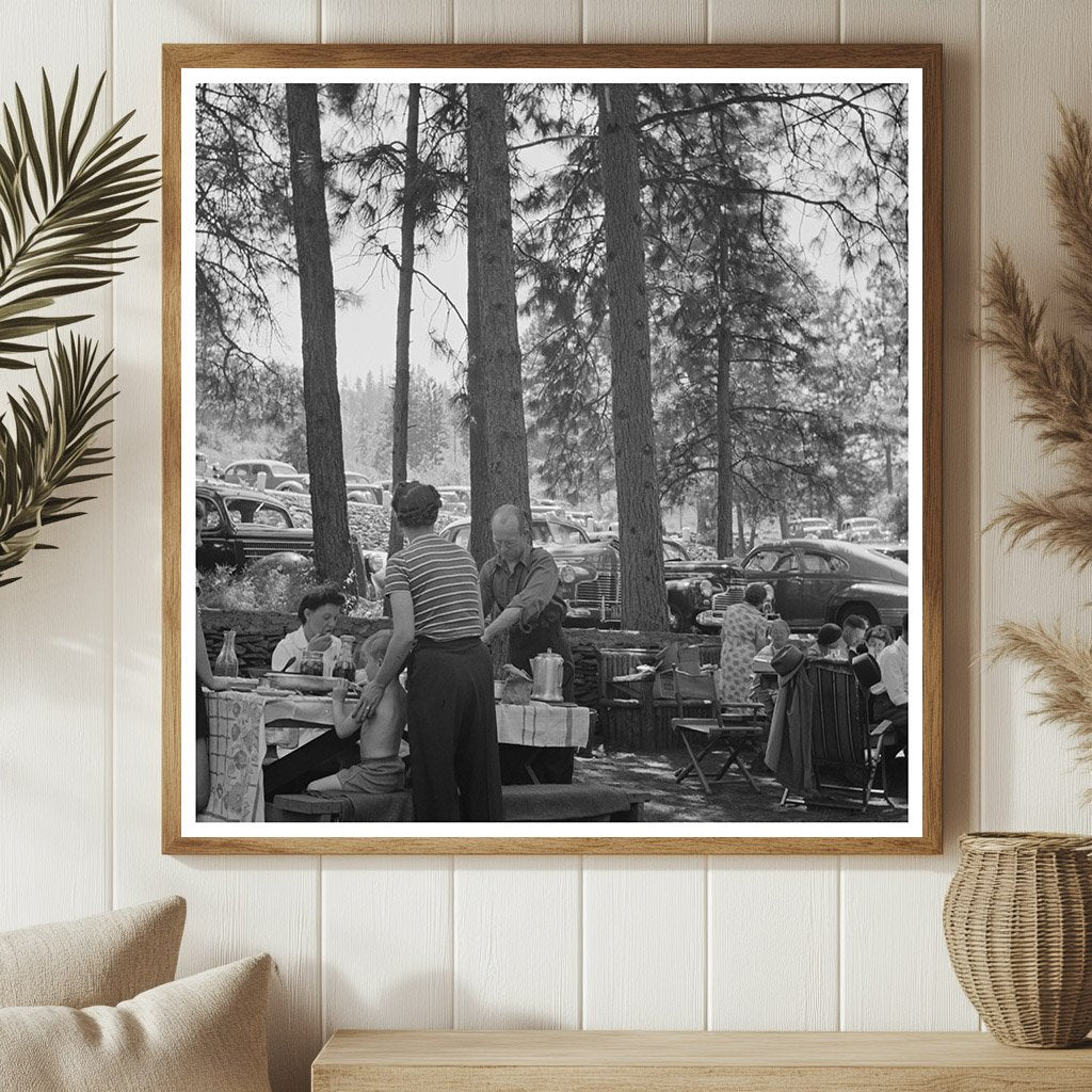 Picnickers in Klamath Falls Oregon July 1942 - Available at KNOWOL