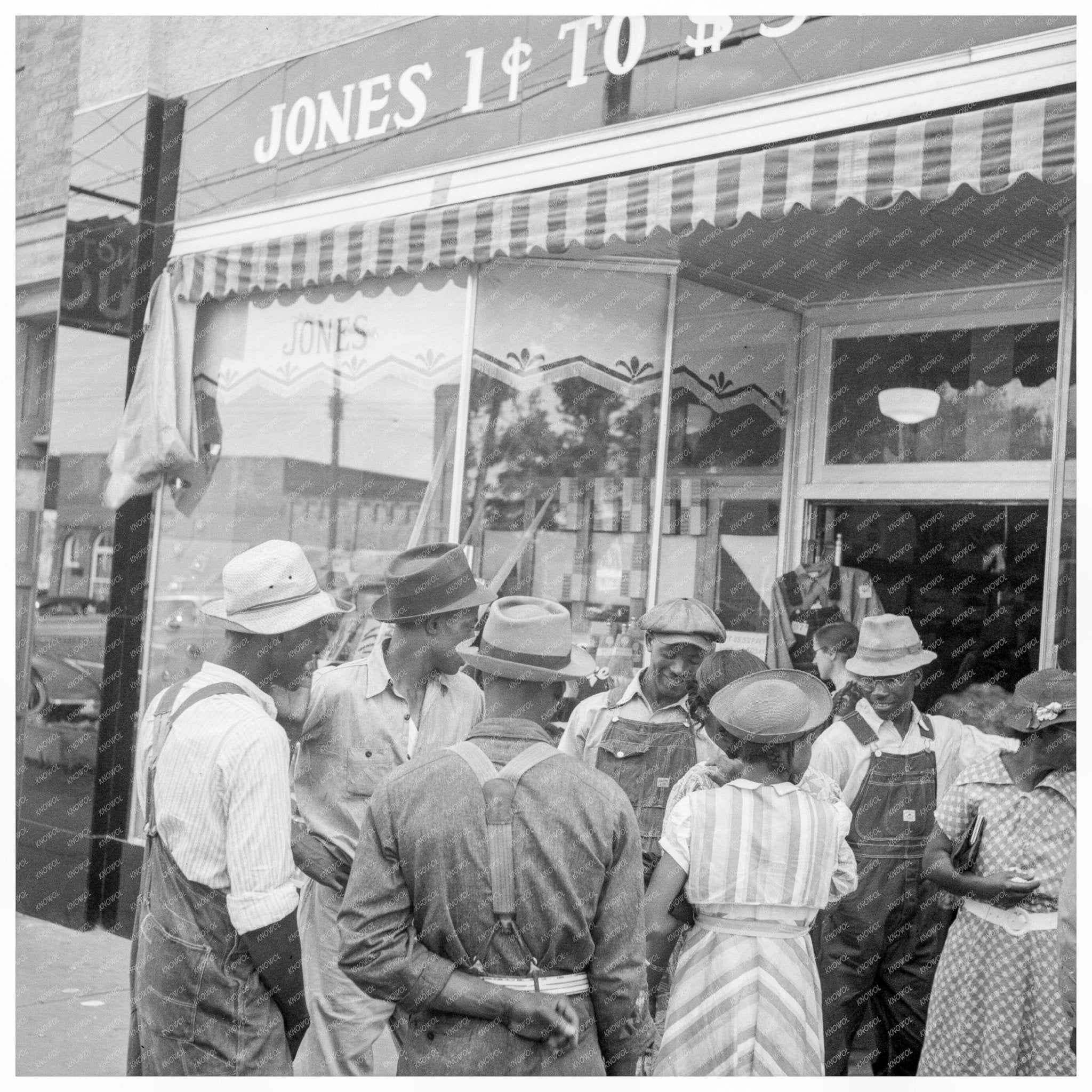 Pittsboro North Carolina Main Street July 1939 Image - Available at KNOWOL