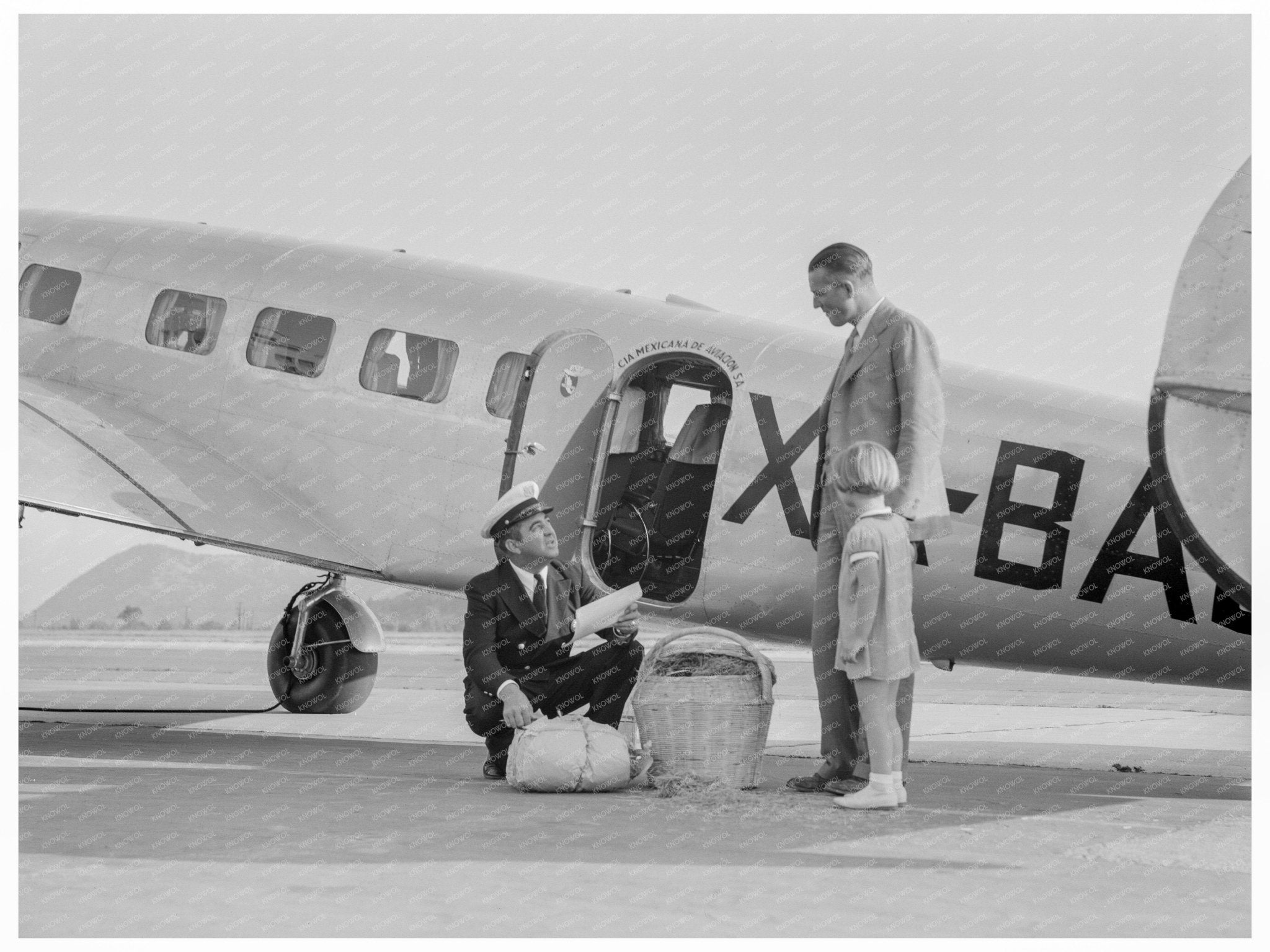 Plant Quarantine Inspection at Glendale Airport May 1937 - Available at KNOWOL