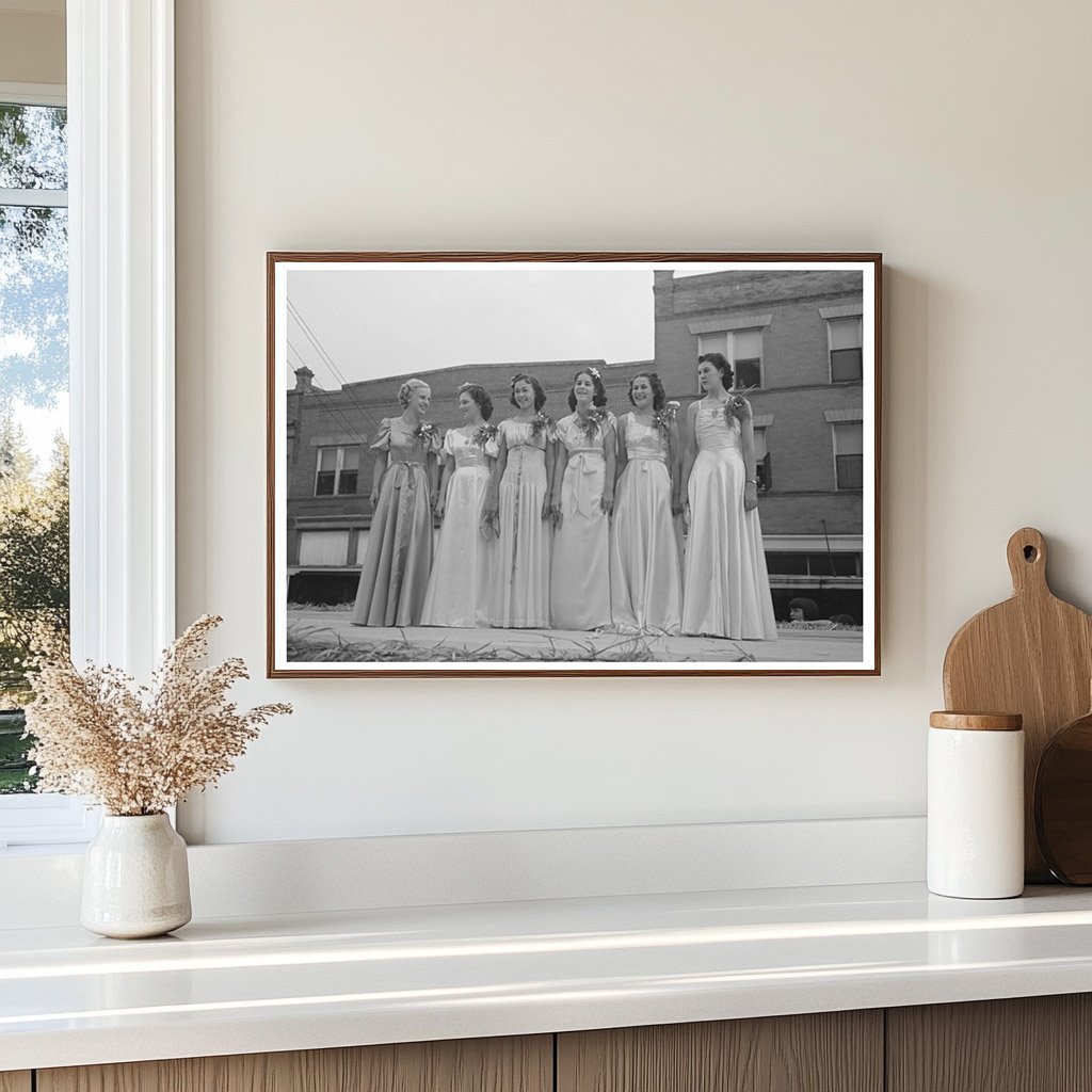 Princesses at National Rice Festival 1938 Louisiana - Available at KNOWOL