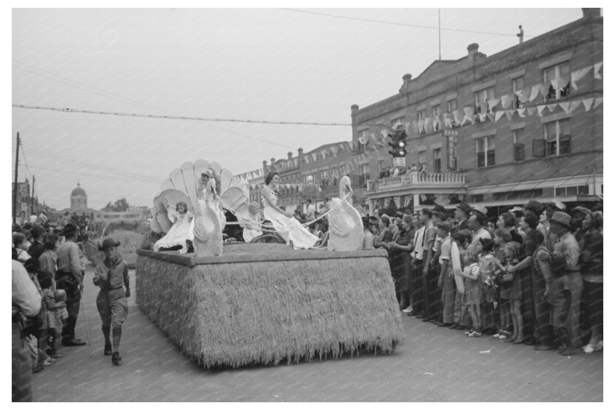 Queen and Attendant on Float National Rice Festival 1938 - Available at KNOWOL