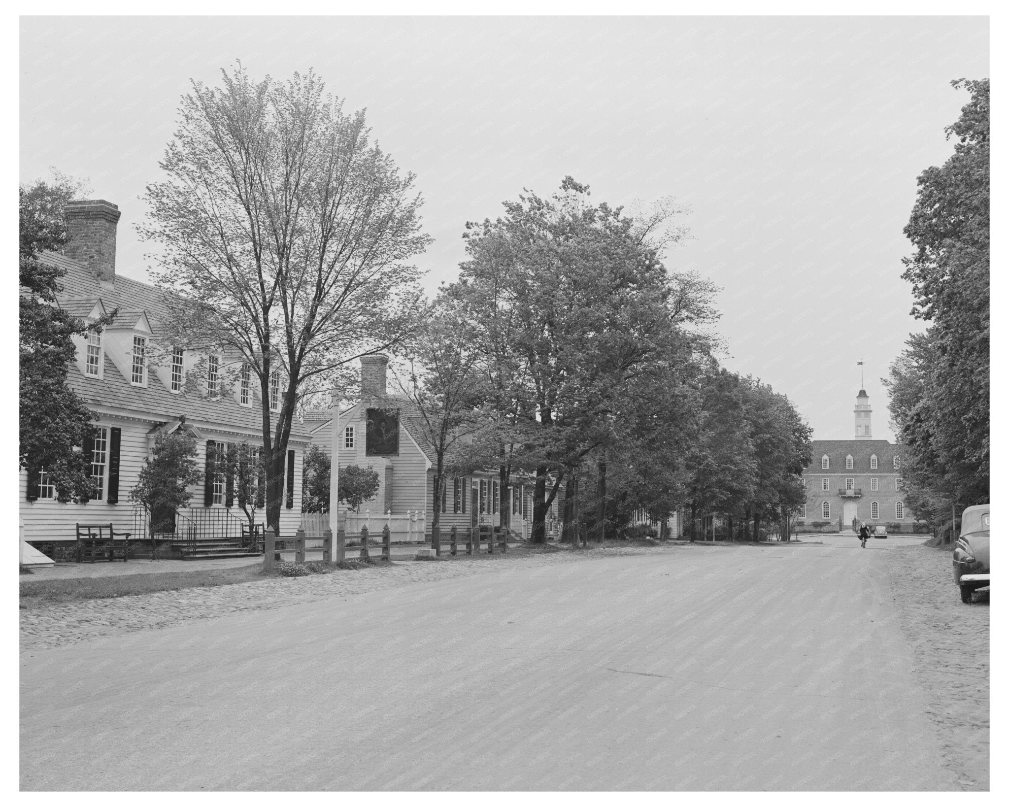 Raleigh Tavern Williamsburg Vintage Photo April 1943 - Available at KNOWOL