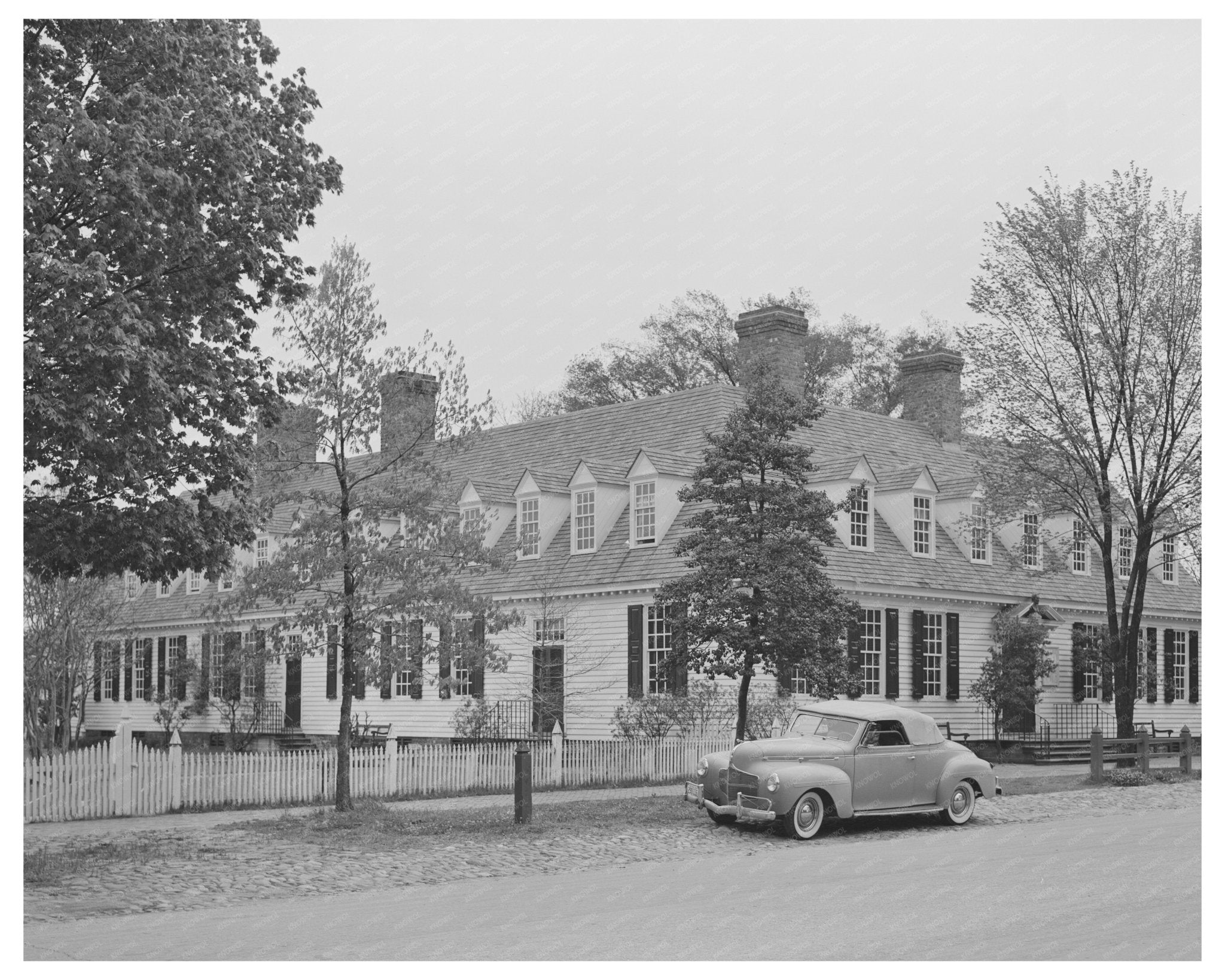 Raleigh Tavern Williamsburg Virginia April 1943 Photo - Available at KNOWOL