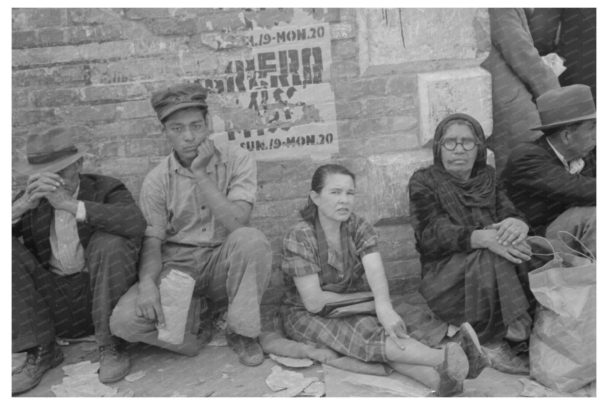 Relief Aid Distribution in San Antonio 1939 - Available at KNOWOL