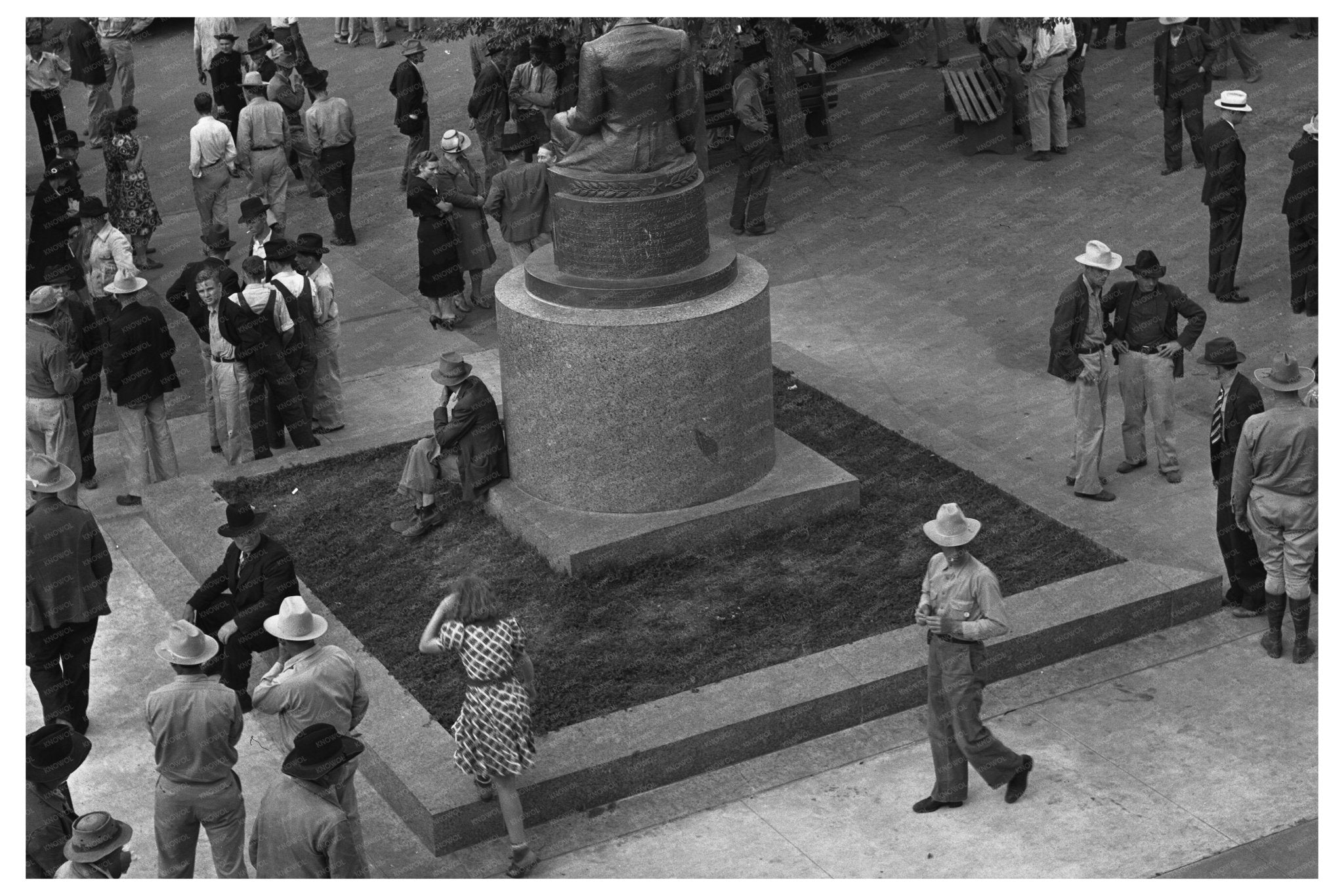 San Augustine Texas Courthouse April 1939 Vintage Photo - Available at KNOWOL