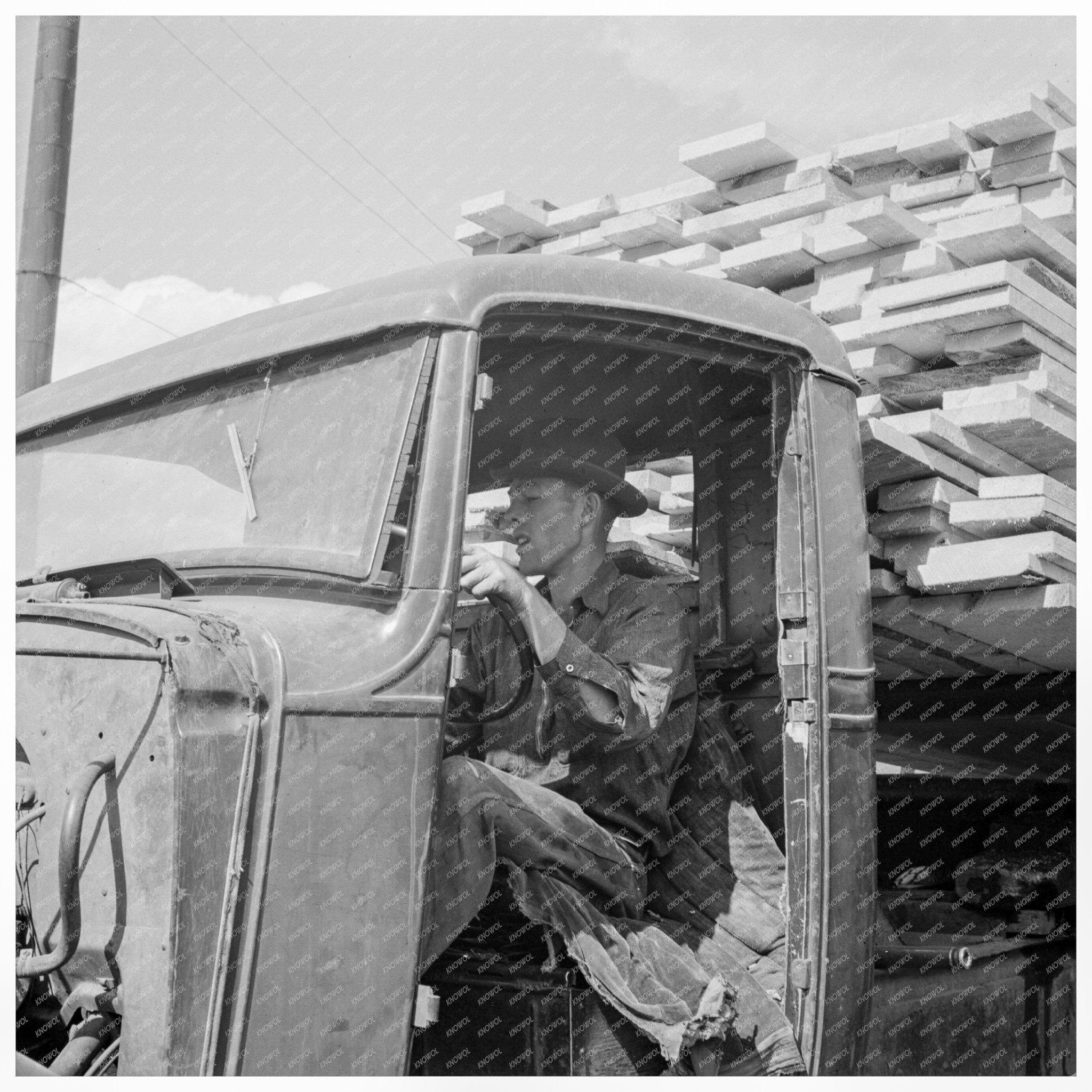 Sawn Lumber Loading at Mill Keno Oregon 1939 - Available at KNOWOL