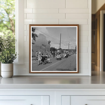 Schoolchildren Collect Scrap Metal in San Juan Bautista 1942 - Available at KNOWOL