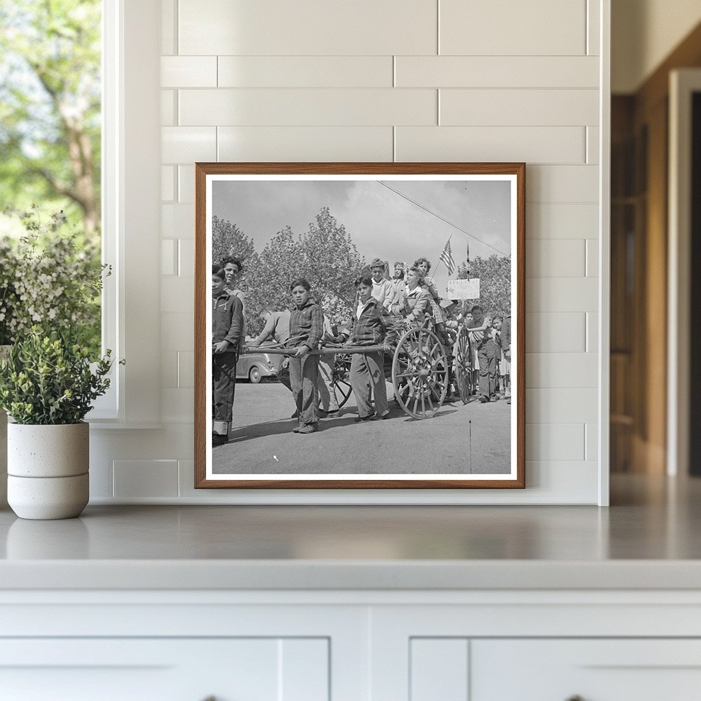 Schoolchildren Collecting Scrap Metal in San Juan Bautista 1942 - Available at KNOWOL