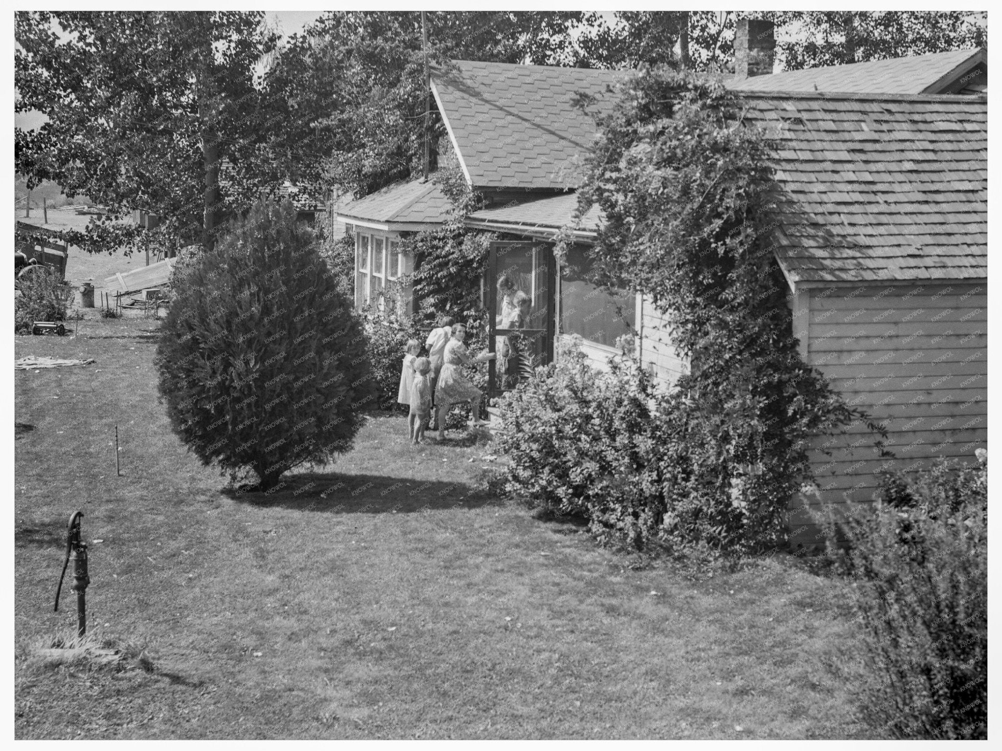 Schrock Family in Yakima Valley August 1939 - Available at KNOWOL