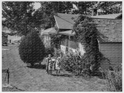 Schrock Family in Yakima Valley August 1939 Vintage Photo - Available at KNOWOL