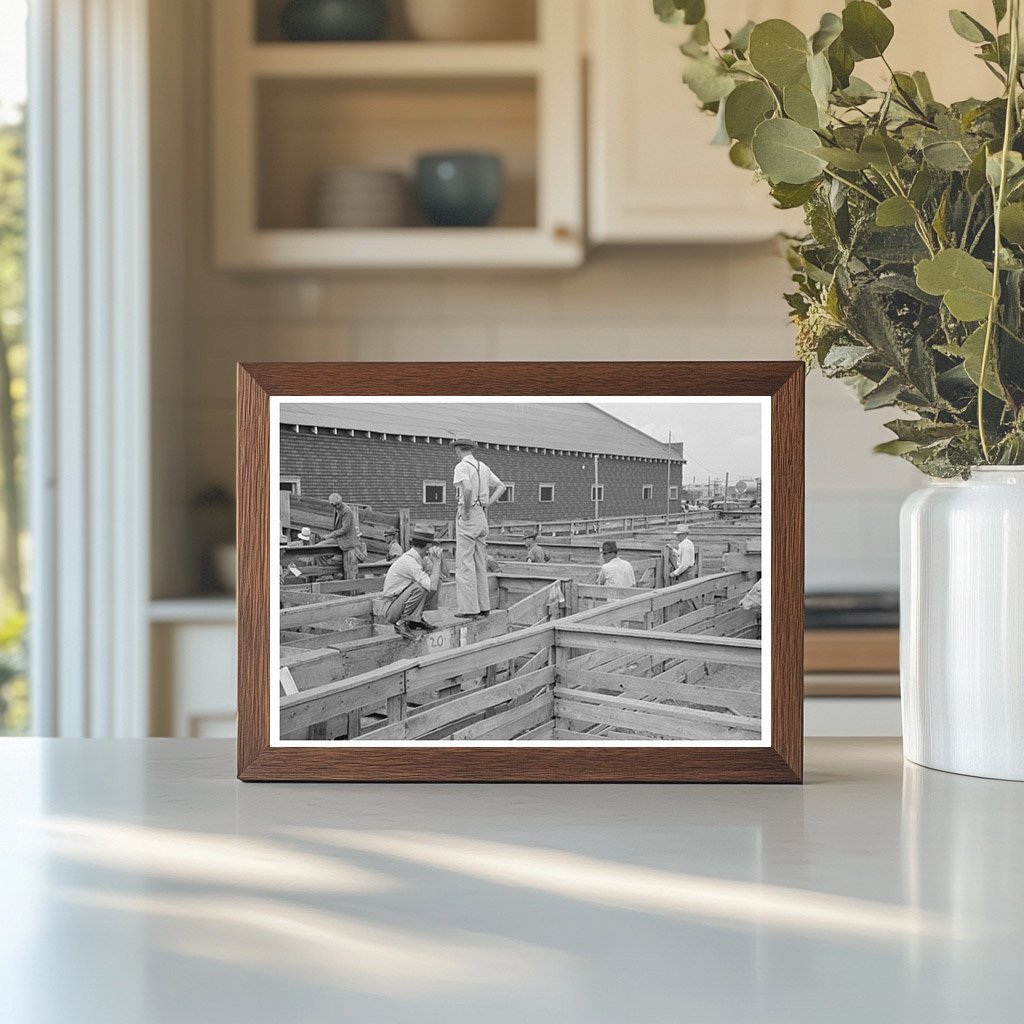 Sikeston Missouri Livestock Auction May 1938 Image - Available at KNOWOL