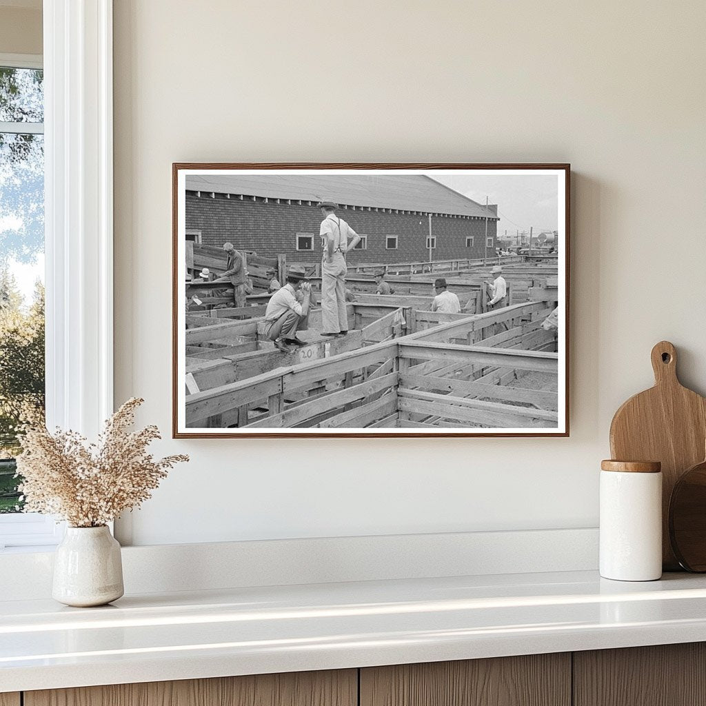 Sikeston Missouri Livestock Auction May 1938 Image - Available at KNOWOL