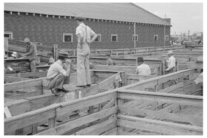 Sikeston Missouri Livestock Auction May 1938 Image - Available at KNOWOL