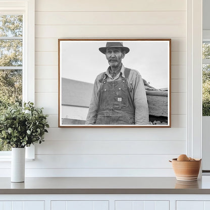 Stump Farmer Shopping in Bonners Ferry Idaho 1939 - Available at KNOWOL