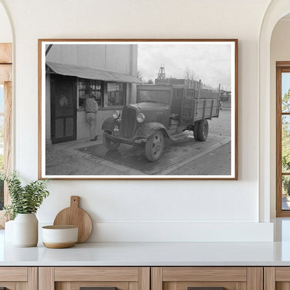 Sweet Potato Weighing at Laurel Starch Plant 1938 - Available at KNOWOL