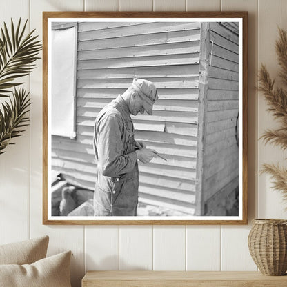 Tip Estes Whittling Wood in Benton County 1937 - Available at KNOWOL