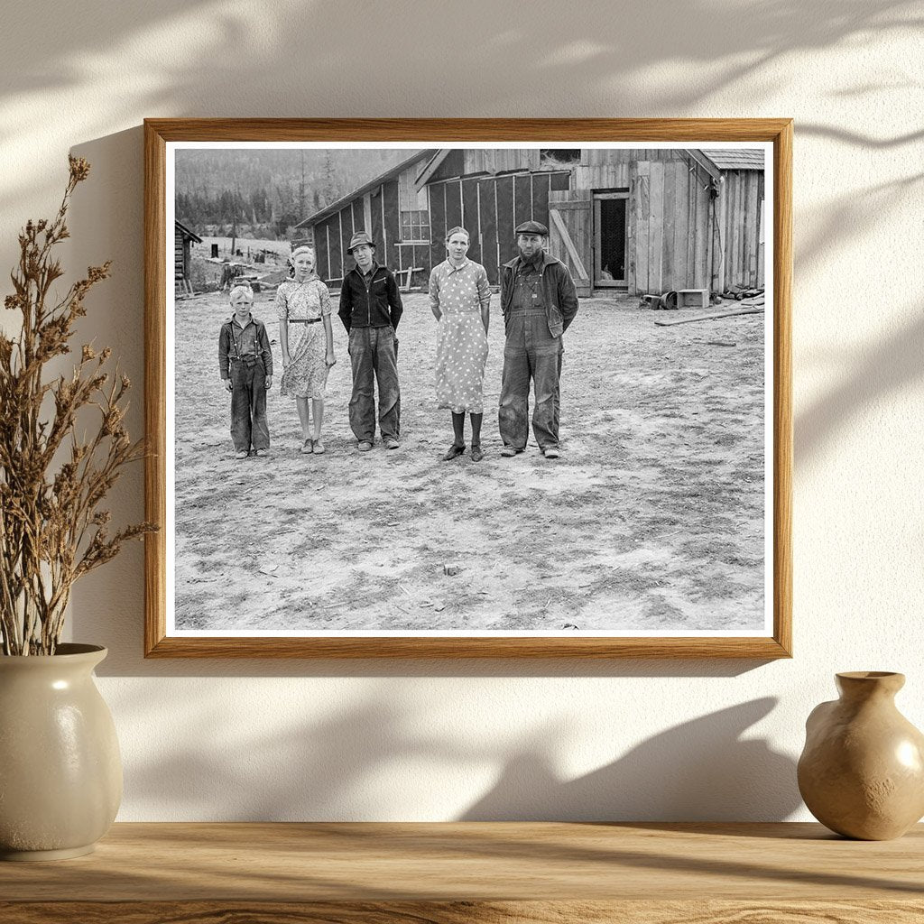 Vintage 1939 Idaho Rural Life Photo Unruf Family - Available at KNOWOL