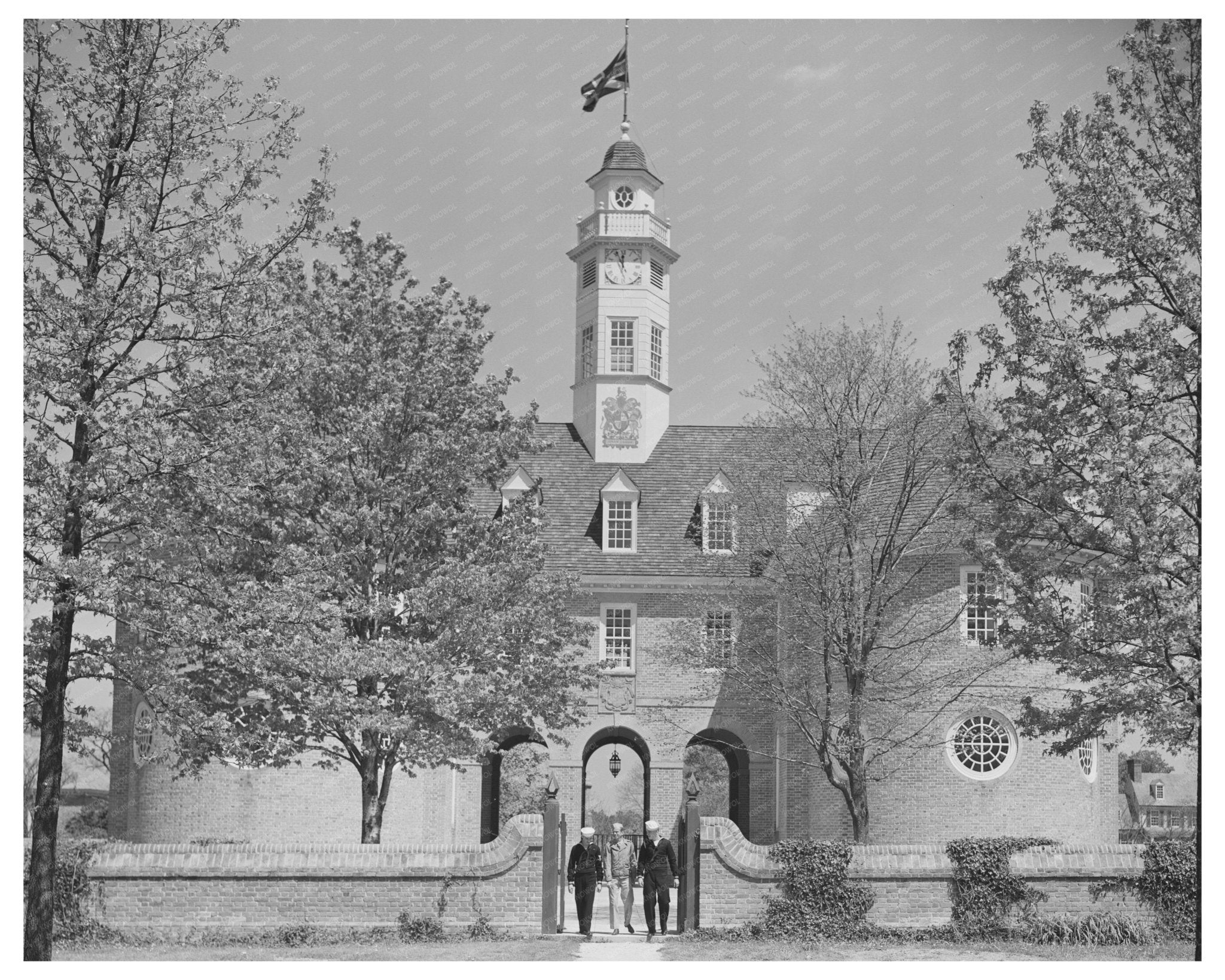 Virginia Capitol Building Vintage Image April 1943 - Available at KNOWOL