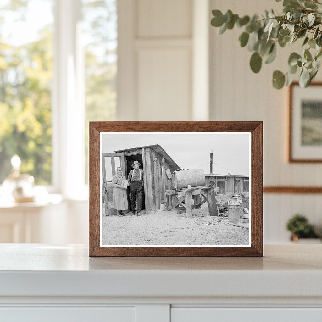 Wardlow Family at Dugout Home in Oregon 1939 - Available at KNOWOL