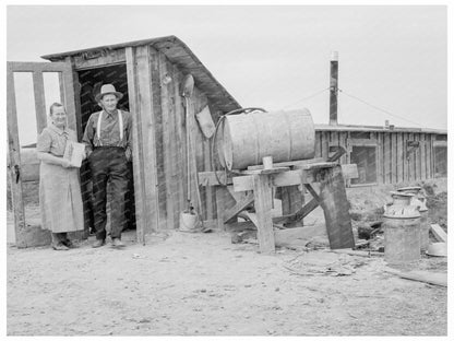 Wardlow Family at Dugout Home in Oregon 1939 - Available at KNOWOL