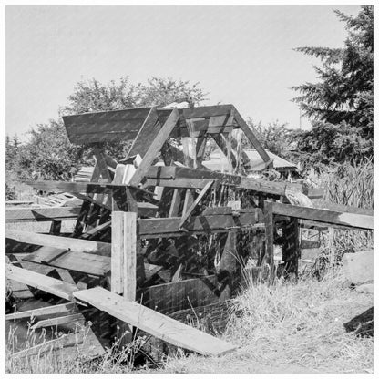 Waterwheel for Irrigation in Marion County Oregon 1939 - Available at KNOWOL