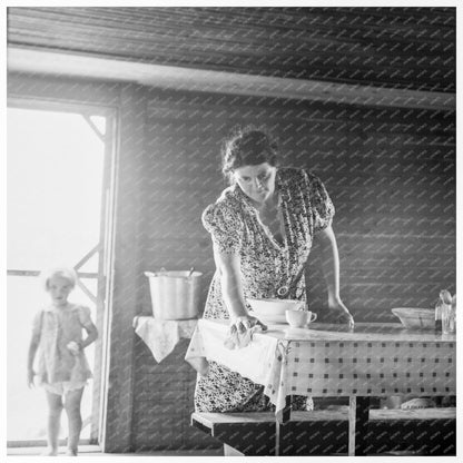 Wife of Tobacco Sharecropper in North Carolina 1939 - Available at KNOWOL