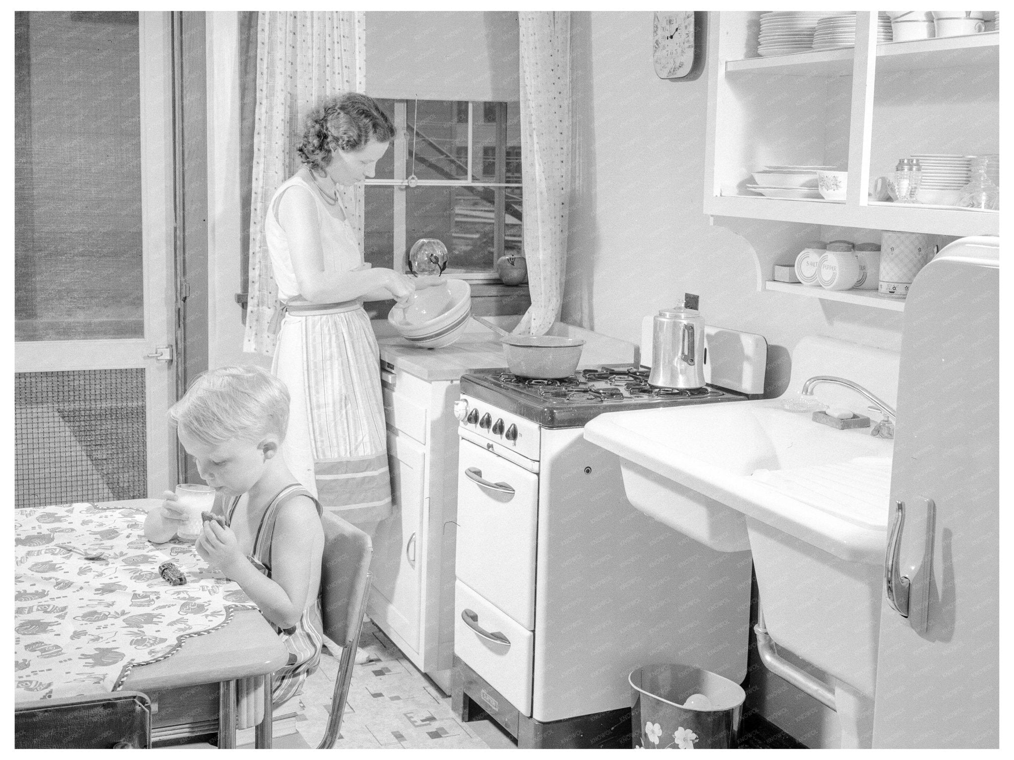 Women Cooks in an Erie PA Kitchen 1944 - Available at KNOWOL