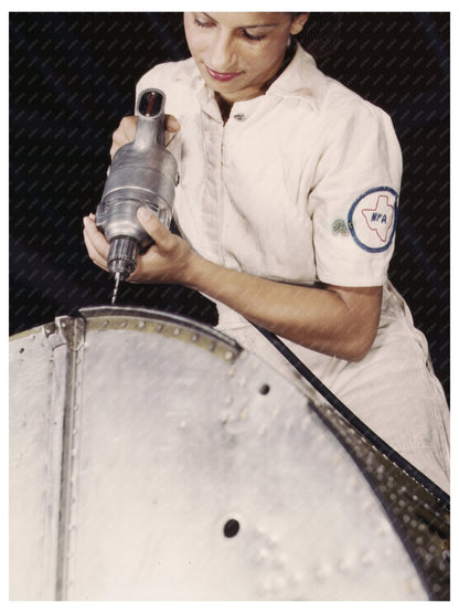 Women Mechanics Training at Naval Air Base August 1942 - Available at KNOWOL