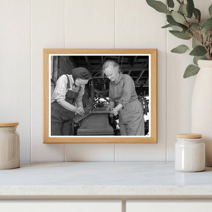 Women Processing War Parts at La Roes Shop 1942 - Available at KNOWOL