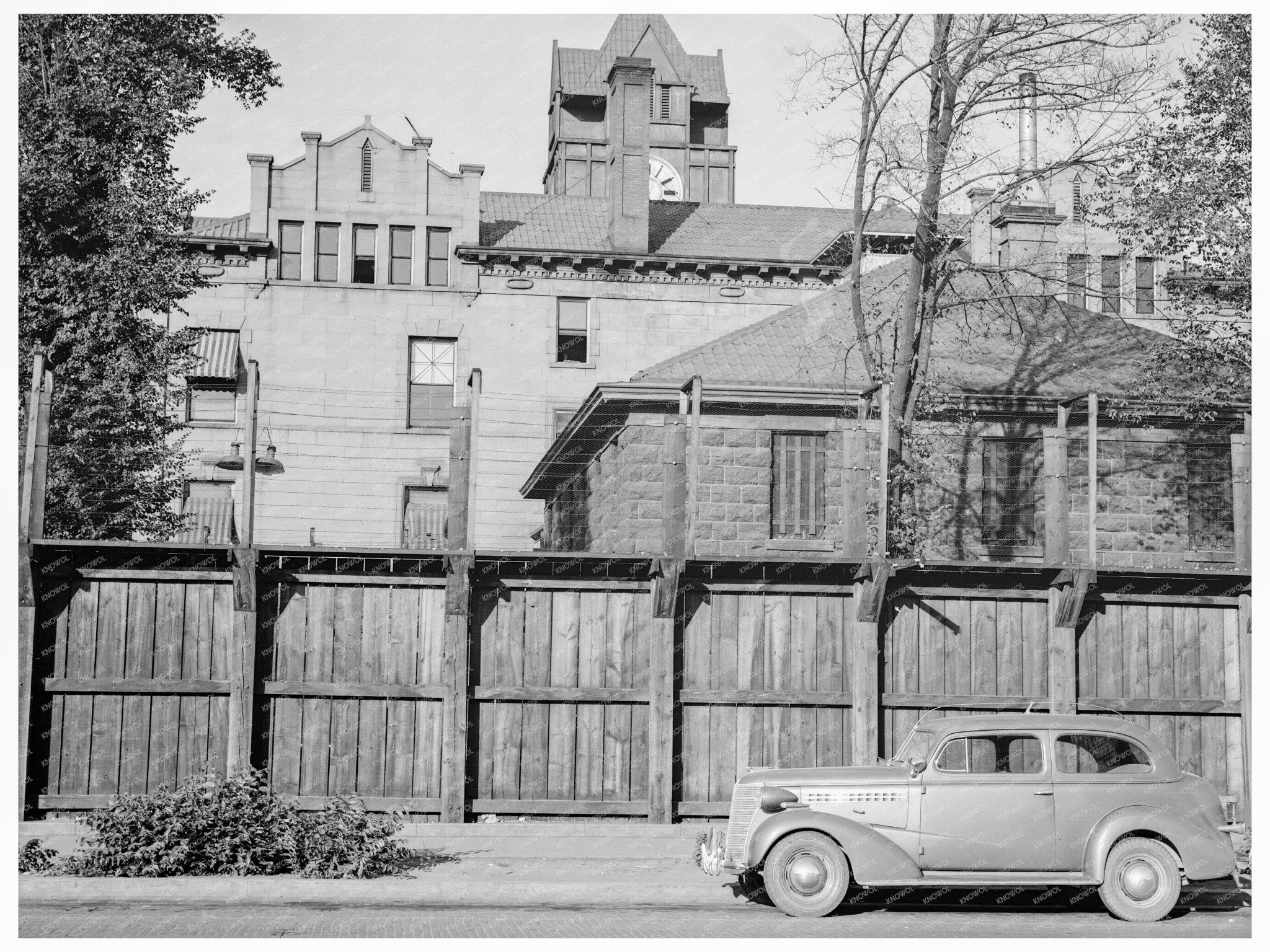 Yakima Washington Stockade Courthouse Photo 1939 - Available at KNOWOL