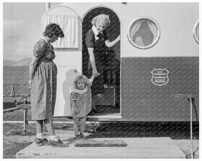 Young Mother and Child at Mobile Clinic Oregon 1939 - Available at KNOWOL